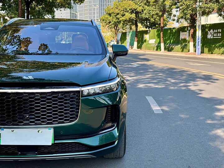 Фото 4 - LiXiang One