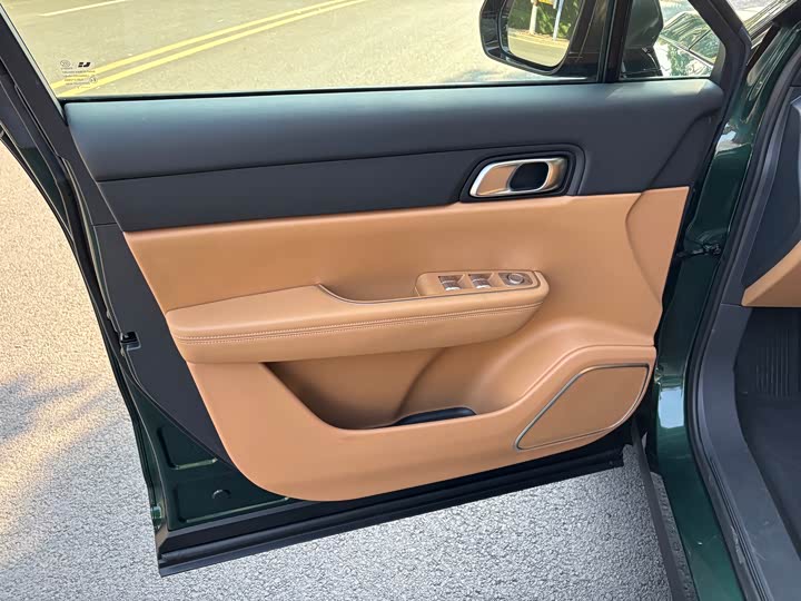 Фото 9 - LiXiang One