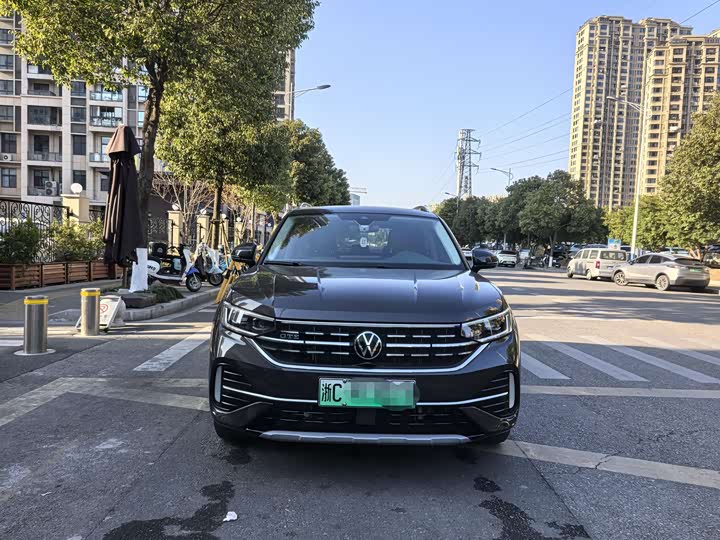 Photo 2 - Volkswagen Tayron GTE Hybrid