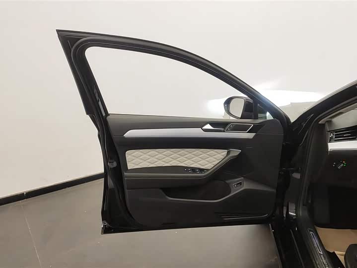 Фото 7 - Volkswagen Magotan