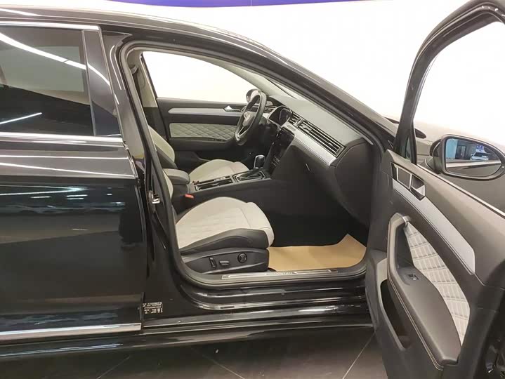 Фото 8 - Volkswagen Magotan