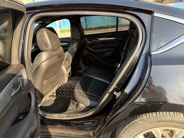 Фото 6 - Cadillac CT5