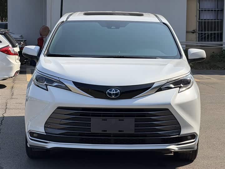 Фото 2 - Toyota Sienna