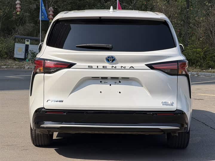 Фото 6 - Toyota Sienna