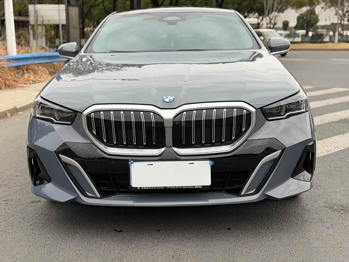 Фото 2 - BMW 5 Series