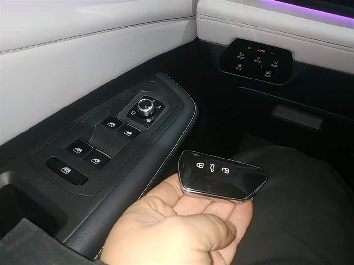 Фото 9 - Volkswagen Teramont Pro