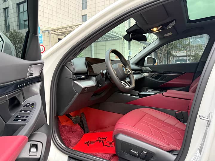 Фото 5 - BMW 5 Series