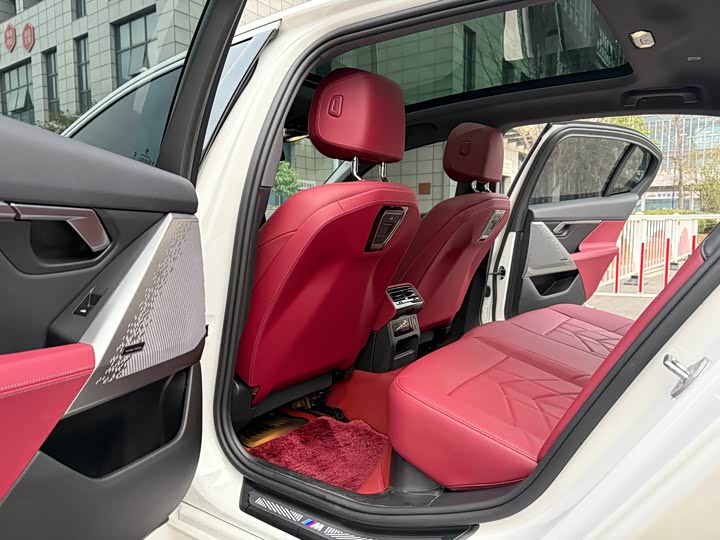 Фото 9 - BMW 5 Series