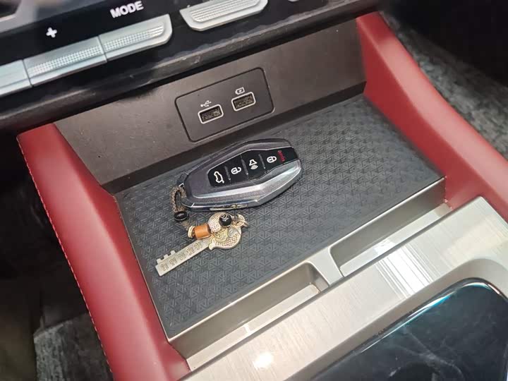 Фото 9 - Jetour X70