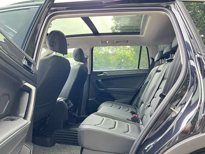 Фото 6 - Volkswagen Tiguan L Pro