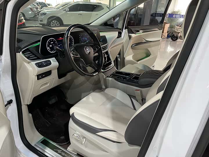 Фото 4 - Buick GL8 ES