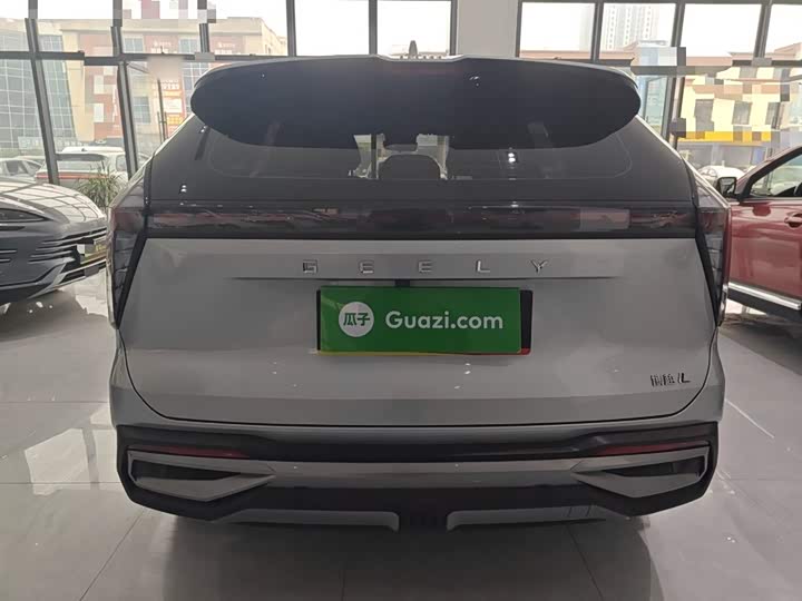 Фото 6 - Geely Atlas L