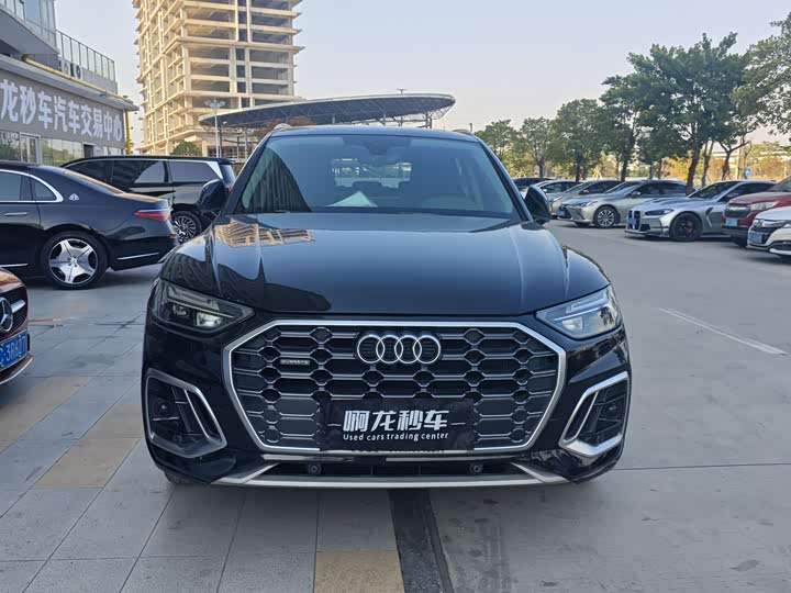 Фото 2 - Audi Q5L