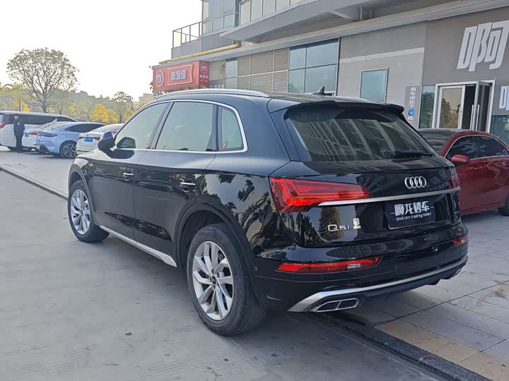 Фото 6 - Audi Q5L