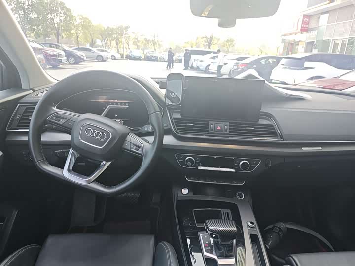 Фото 7 - Audi Q5L