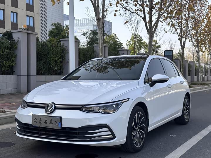 Фото 1 - Volkswagen Golf