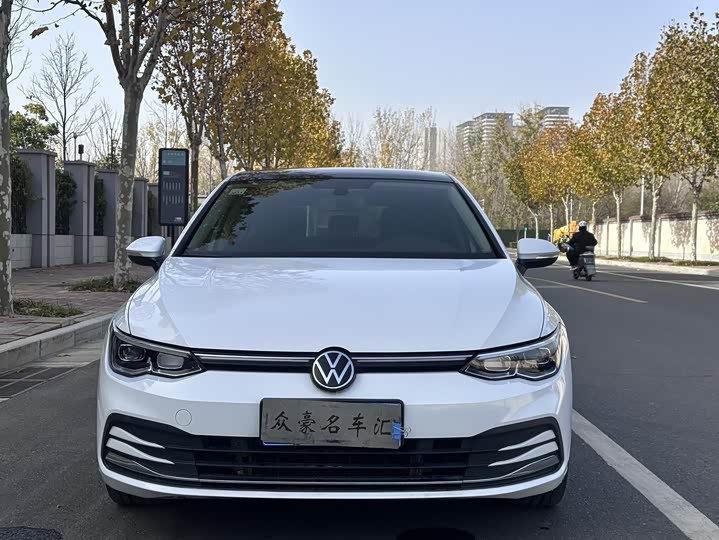 Фото 2 - Volkswagen Golf