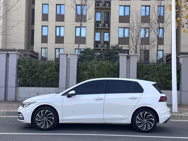 Фото 4 - Volkswagen Golf