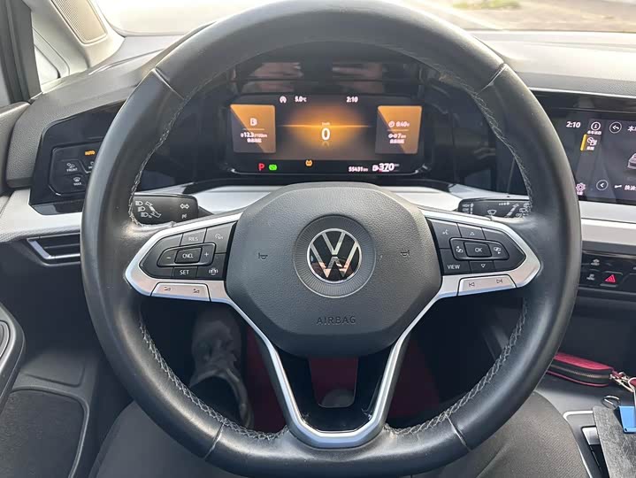 Фото 9 - Volkswagen Golf