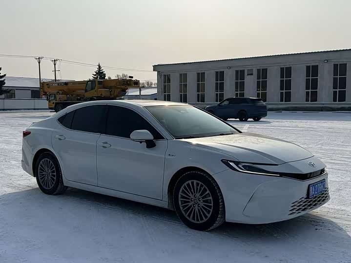 Фото 3 - Toyota Camry