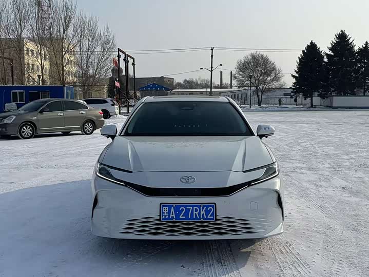 Фото 4 - Toyota Camry