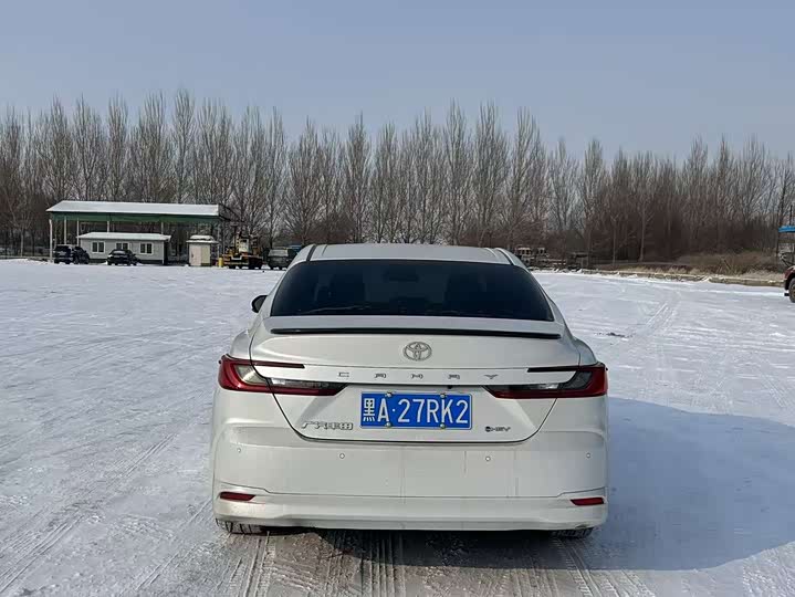 Фото 6 - Toyota Camry