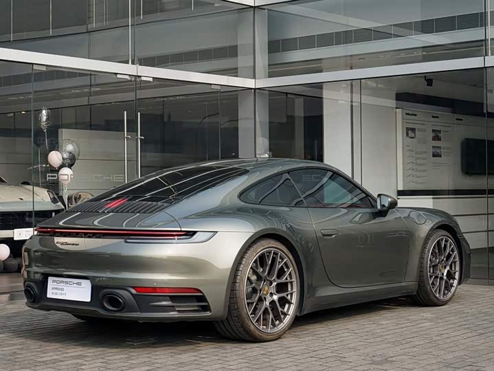 Фото 7 - Porsche 911