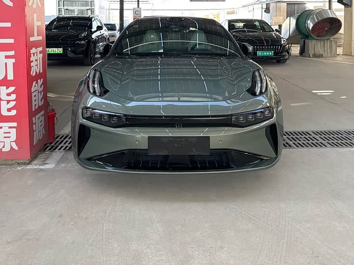 Фото 2 - Zeekr 001