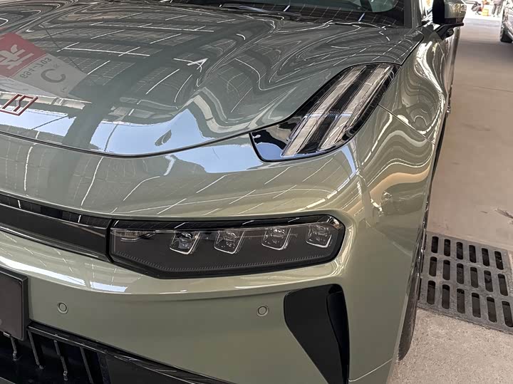 Фото 5 - Zeekr 001