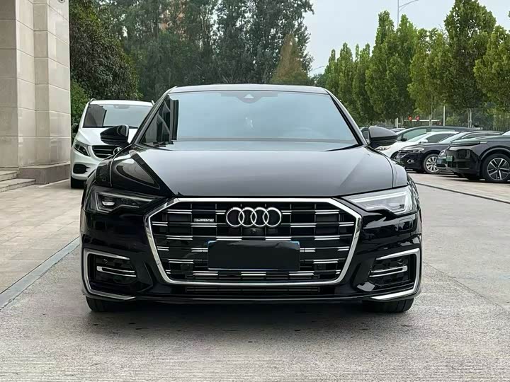 Фото 2 - Audi A6L