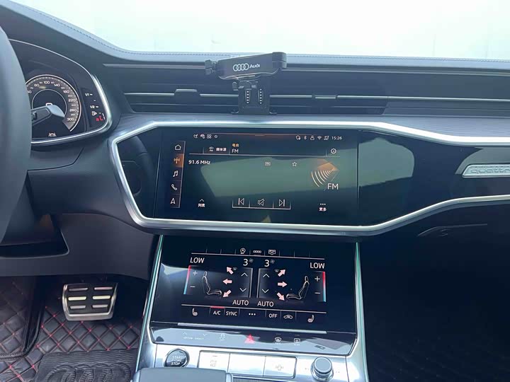 Фото 7 - Audi A6L