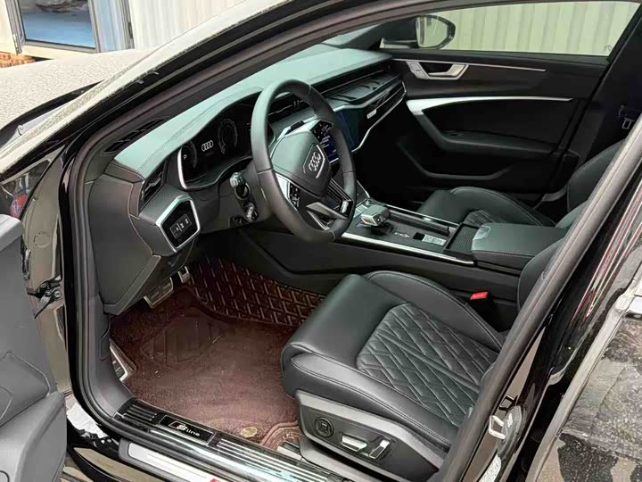 Фото 8 - Audi A6L