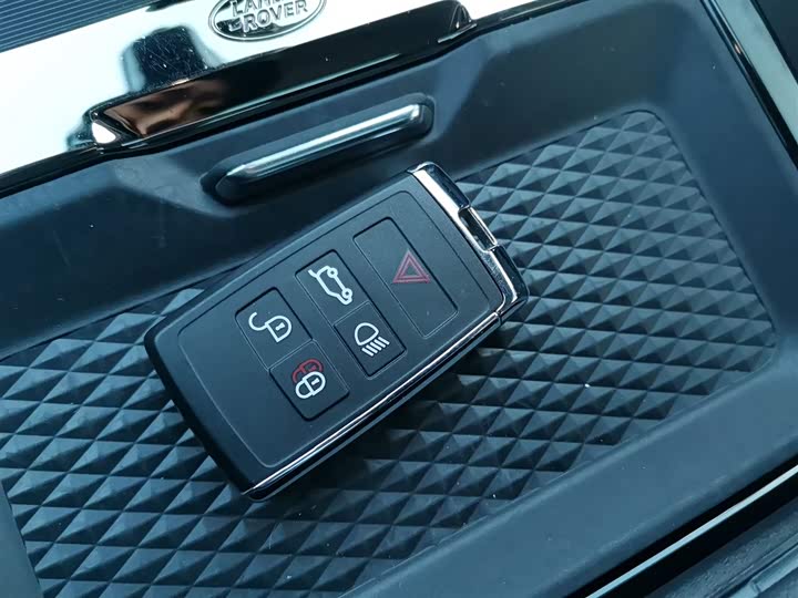 Фото 9 - Land Rover Range Rover Evoque L