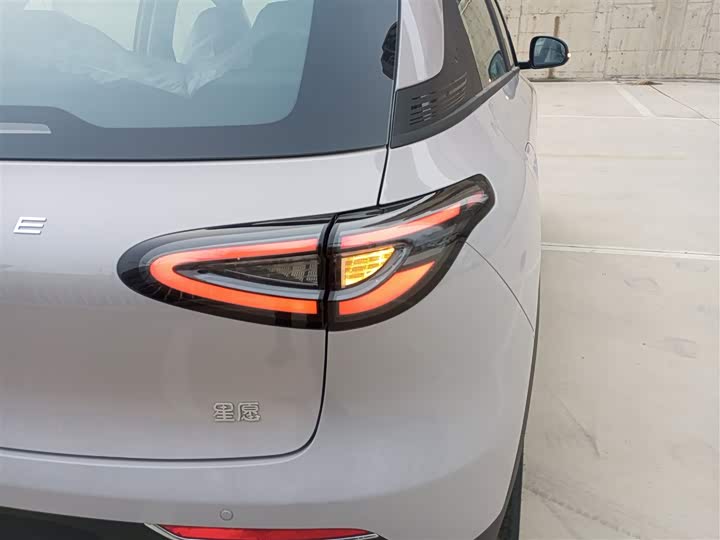 Фото 8 - Geely Galaxy Geome