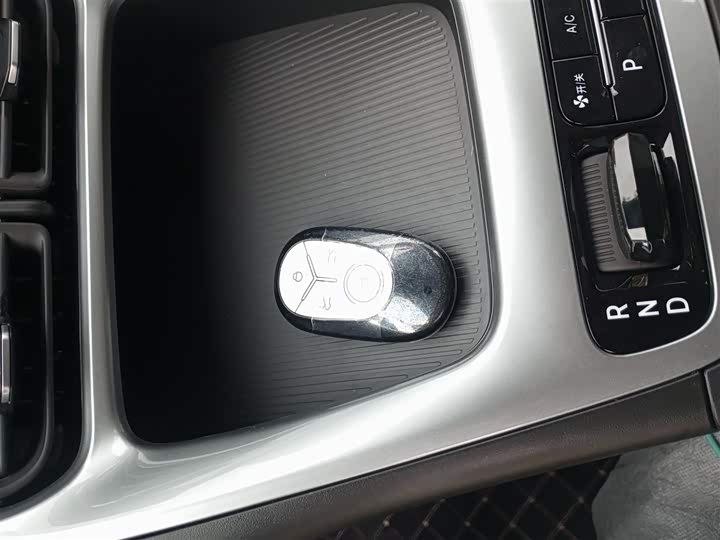 Фото 9 - Geely Galaxy Geome