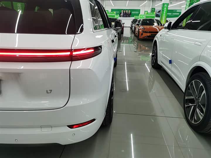 Фото 8 - LiXiang L7