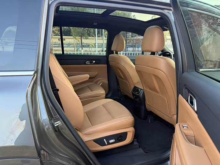 Фото 7 - LiXiang One