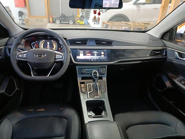 Фото 10 - Geely Emgrand GL