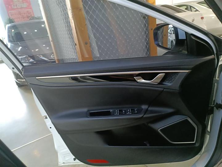 Фото 26 - Geely Emgrand GL