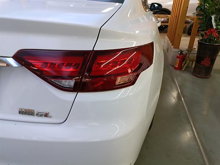 Фото 8 - Geely Emgrand GL