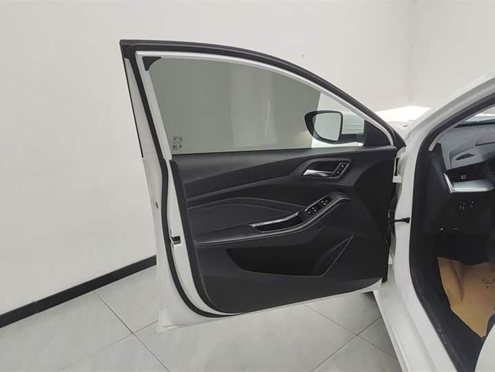 Фото 7 - MG Motor 5