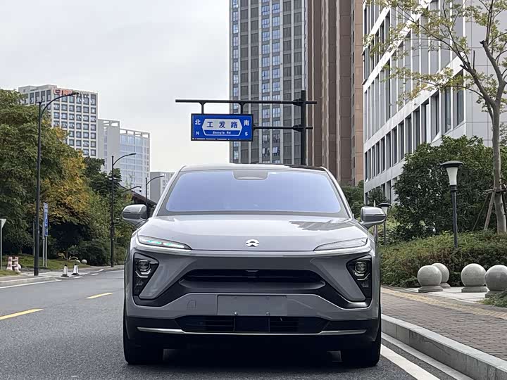 Фото 2 - Nio EC6