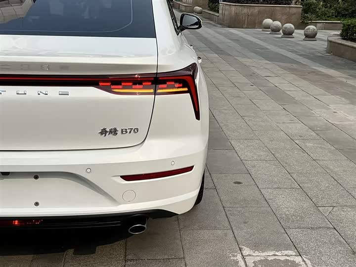 Фото 8 - Bestune B70