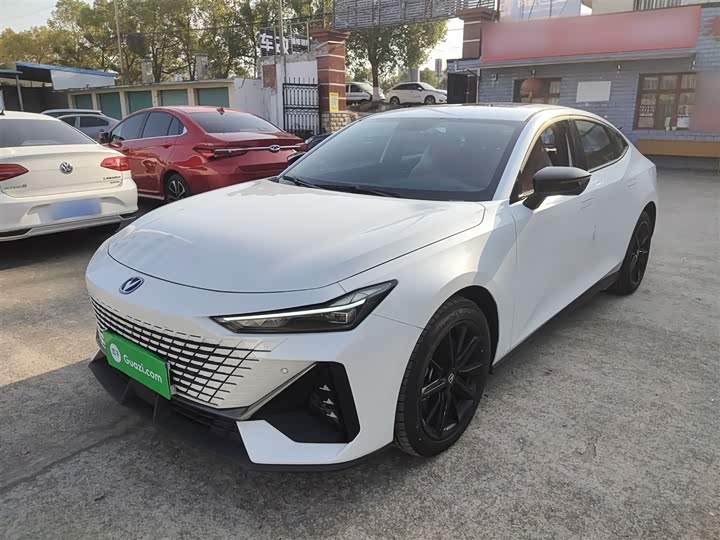 Фото 1 - Changan UNI-V Hybrid