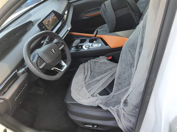 Фото 7 - Changan UNI-V Hybrid