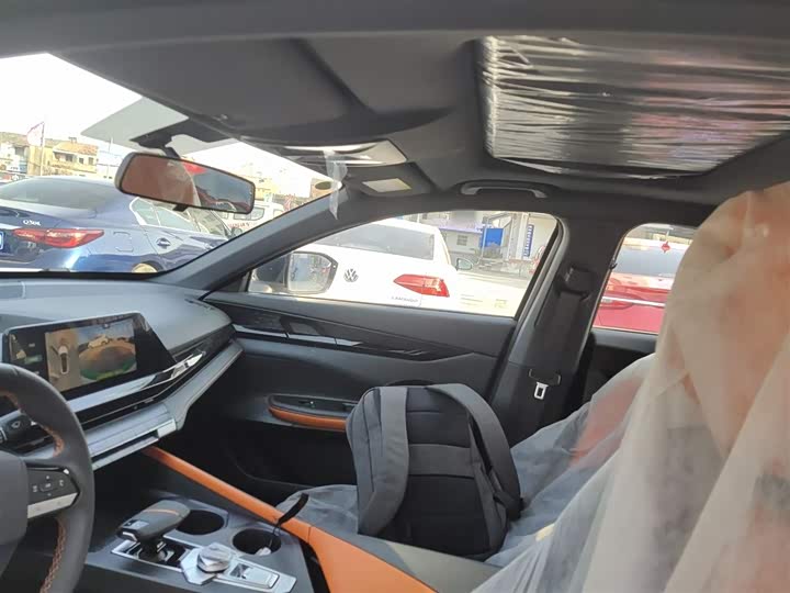 Фото 8 - Changan UNI-V Hybrid