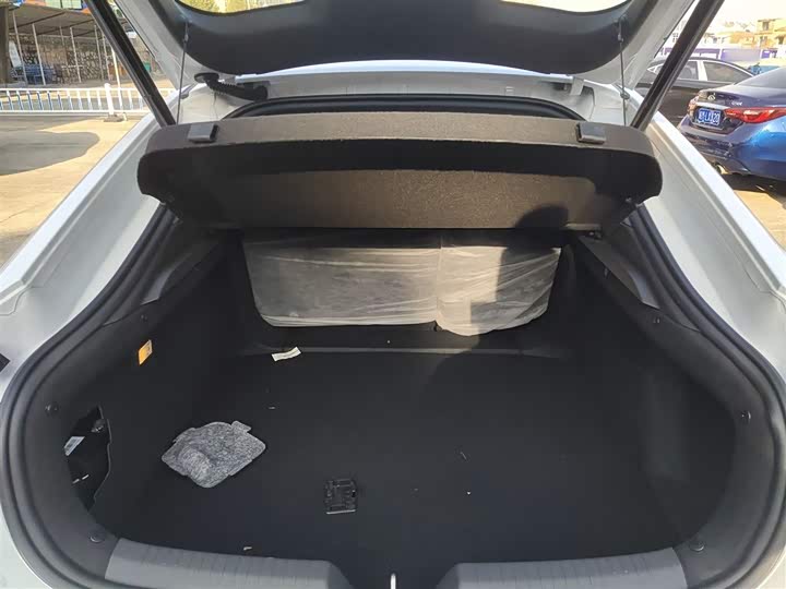 Фото 9 - Changan UNI-V Hybrid