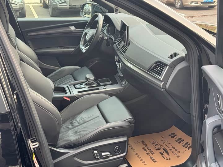 Фото 4 - Audi Q5L