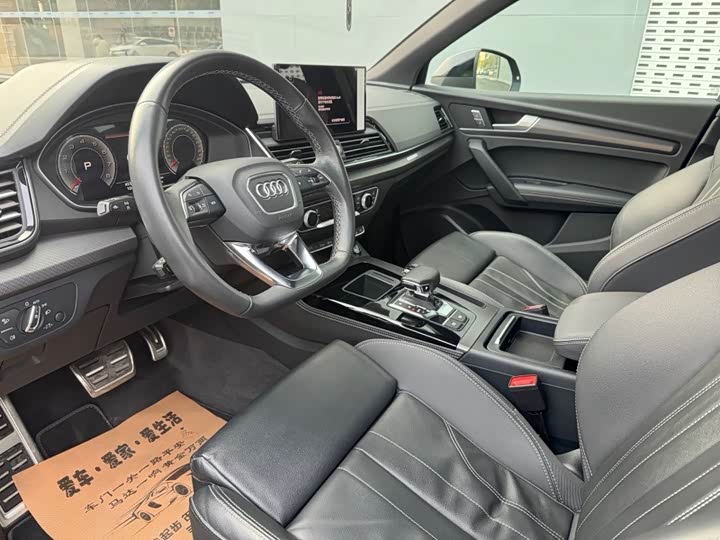 Фото 6 - Audi Q5L