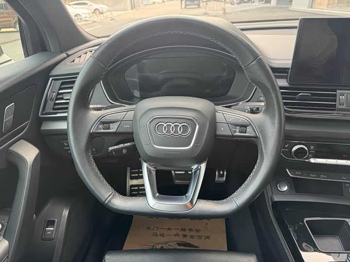 Фото 7 - Audi Q5L